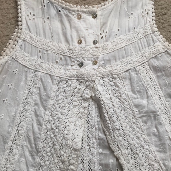 Ivory Eyelet Detailed Blouse - Picture 3 of 7